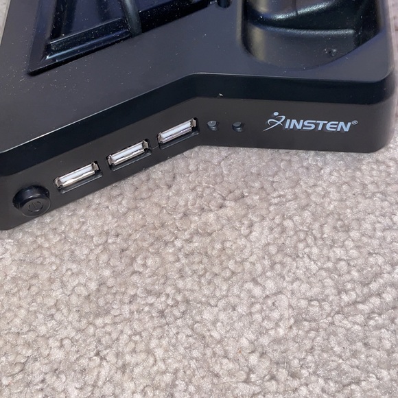 PS4 Console Charger - Picture 2 of 2